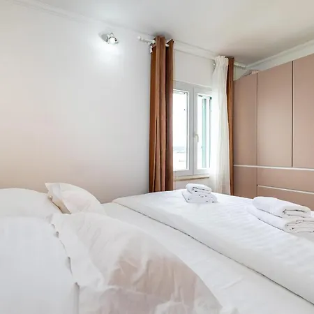 Awesome Apartment In Krusevo With Wifi *