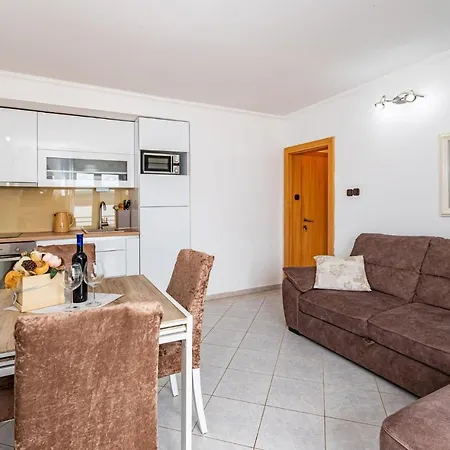 Awesome Apartment In Krusevo With Wifi