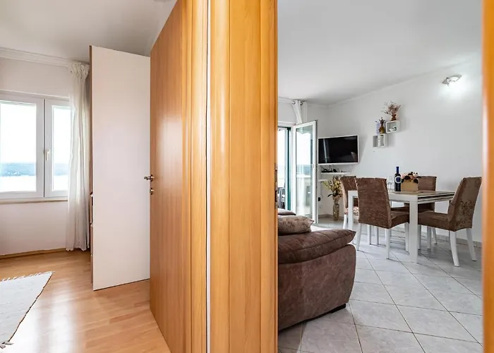 Gorgeous Apartment In Krusevo Krusevo (Zadar)